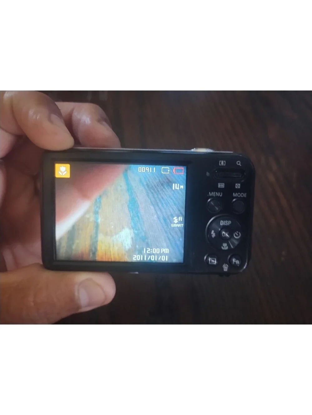 SAMSUNG PL Series PL120 14.2MP Digital Camera Black w/ Charger & Battery
